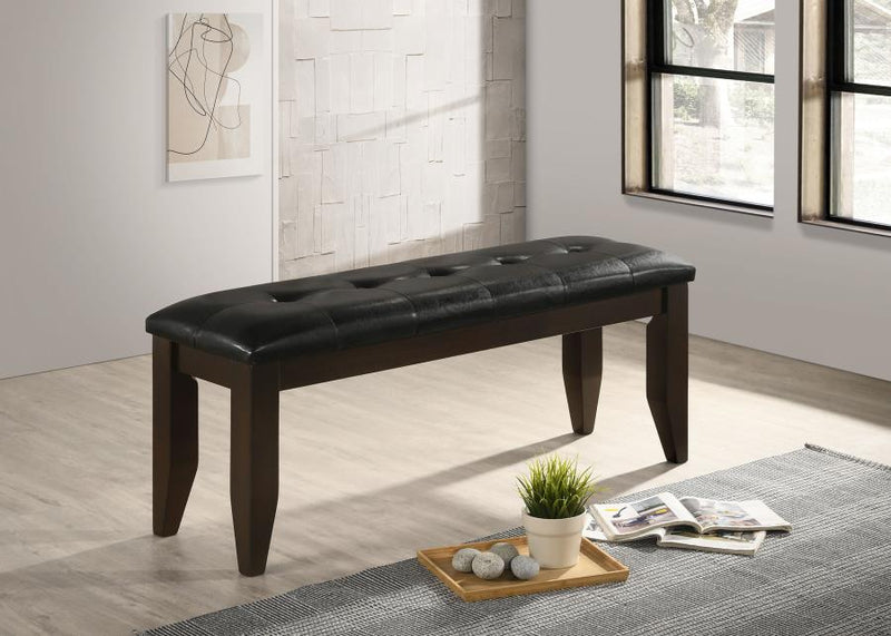 Banco de comedor Dalila de madera tapizado en cuero sintético