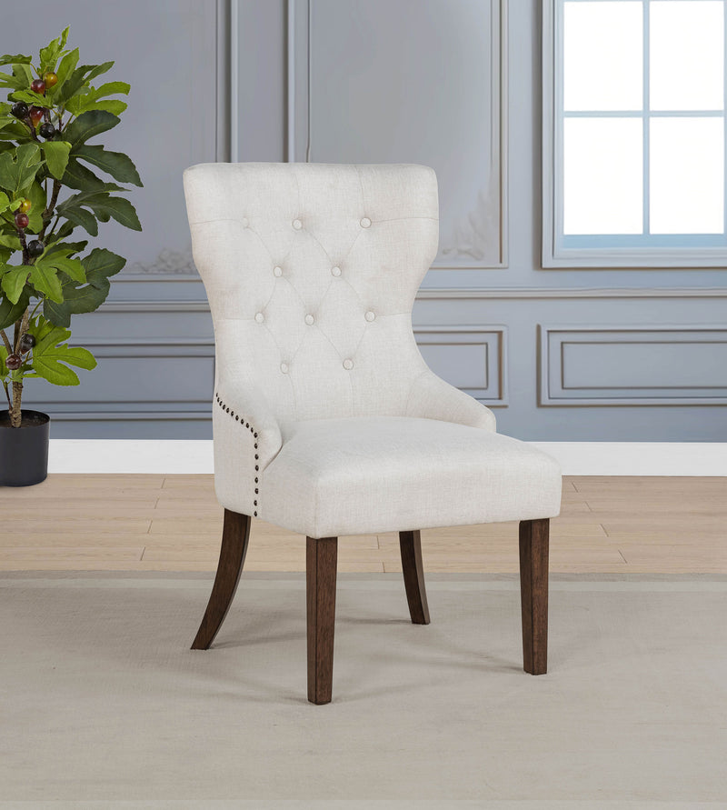 Silla auxiliar de comedor tapizada en tela Baney, crema y roble oscuro