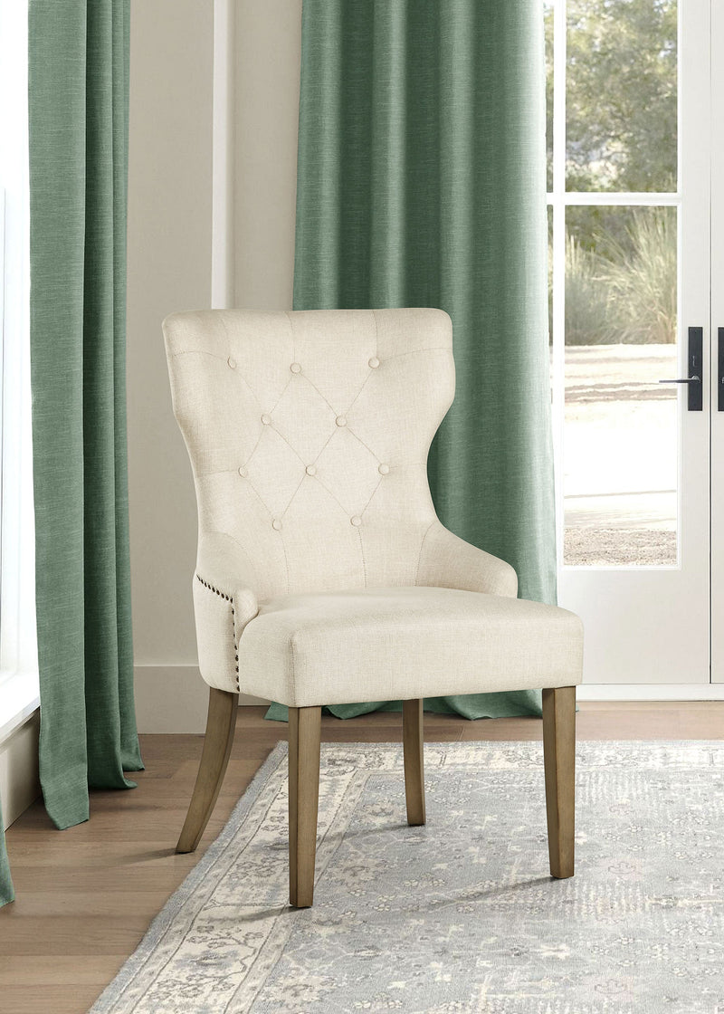 Silla de comedor tapizada con botones Baney