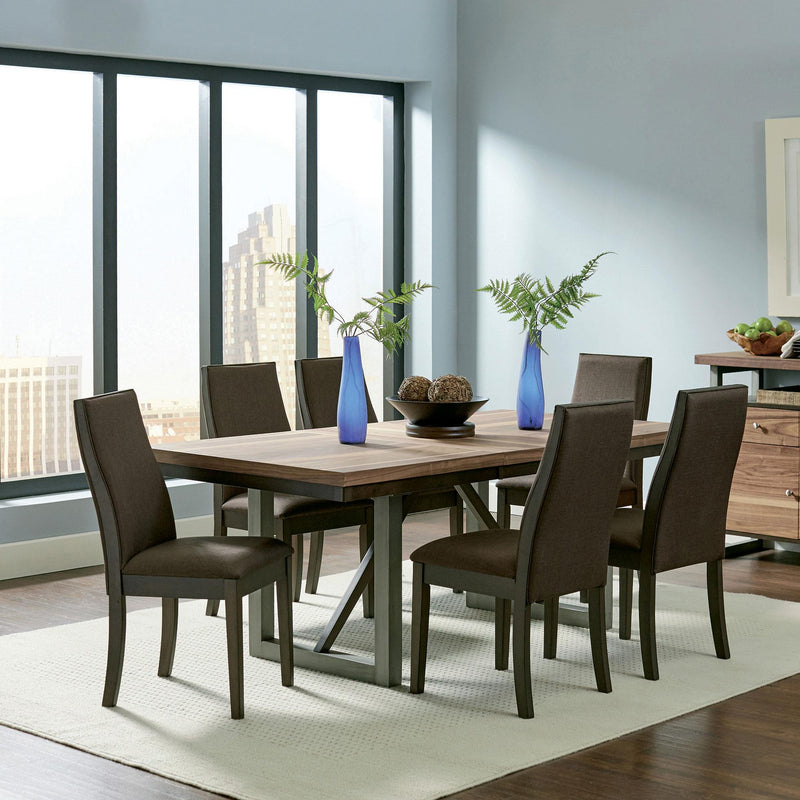 Mesa de comedor extensible Spring Creek de 77 pulgadas en nogal natural