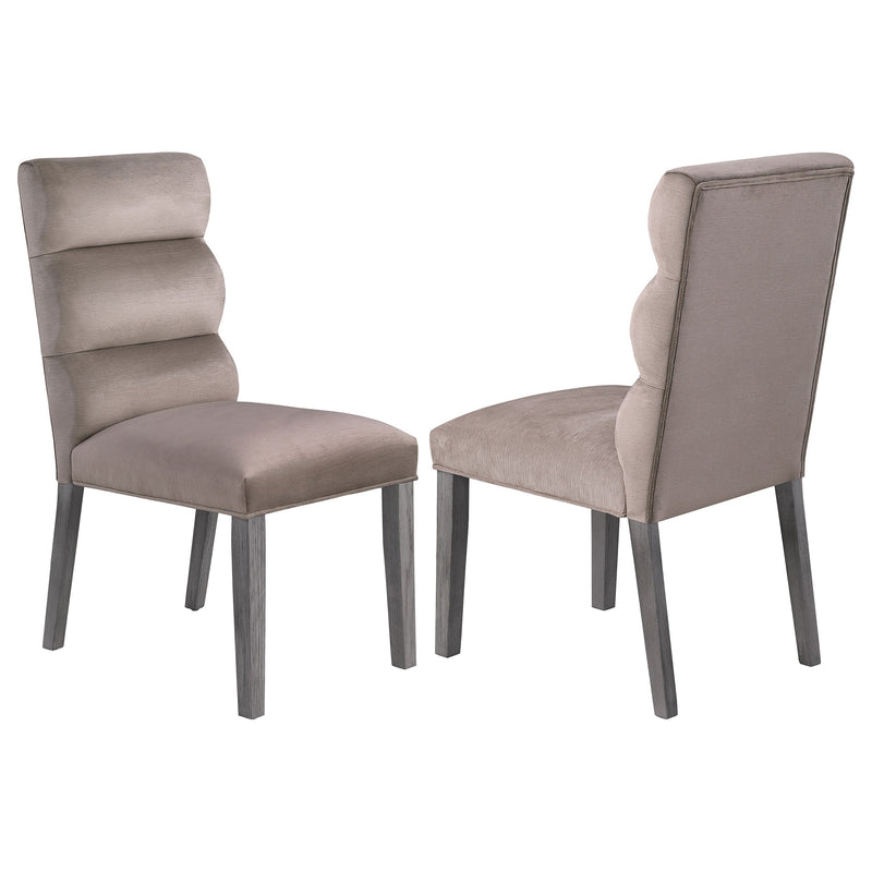 Silla auxiliar de comedor tapizada en terciopelo Carla (Juego de 2)