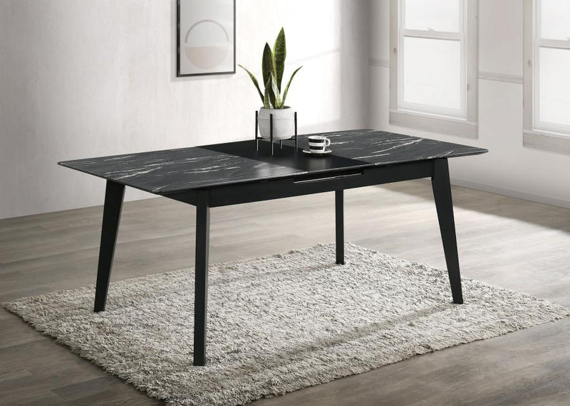 Mesa de comedor extensible Crestmont de 78 pulgadas con mármol sintético negro