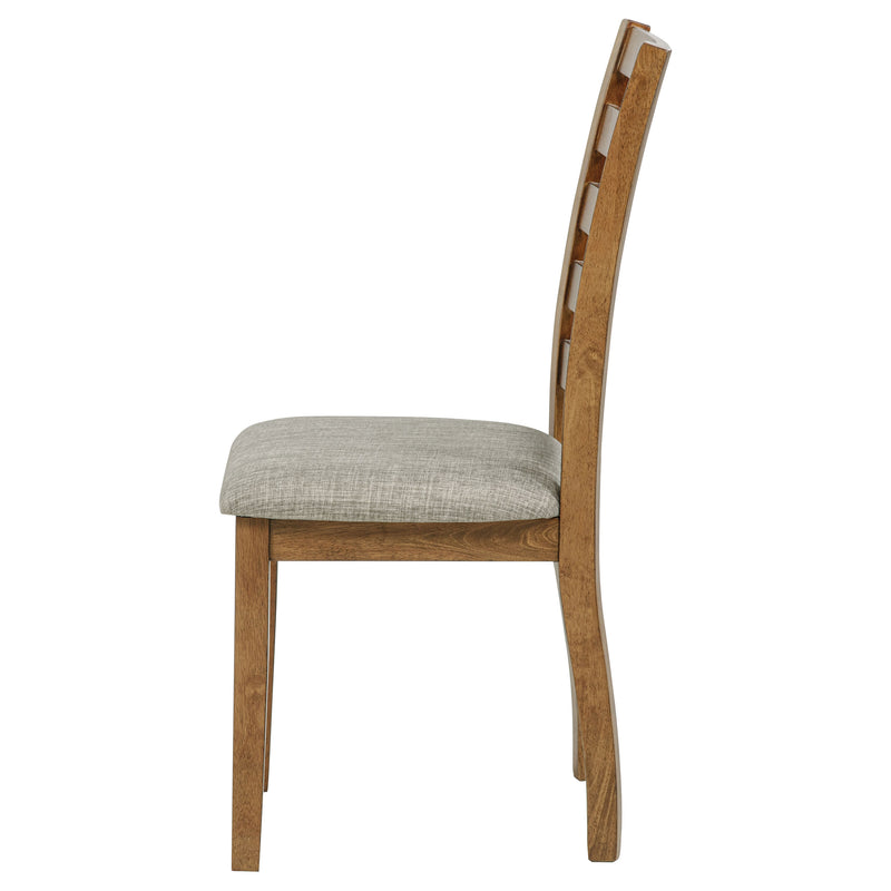 Silla auxiliar de comedor de madera Atwood con asiento tapizado, marrón cálido