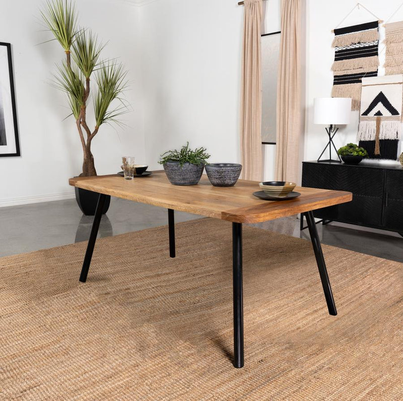 Mesa de comedor Maverick de 70 pulgadas de madera maciza de mango natural