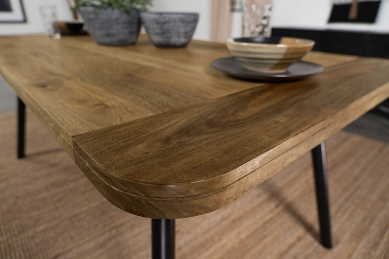 Mesa de comedor Maverick de 70 pulgadas de madera maciza de mango natural
