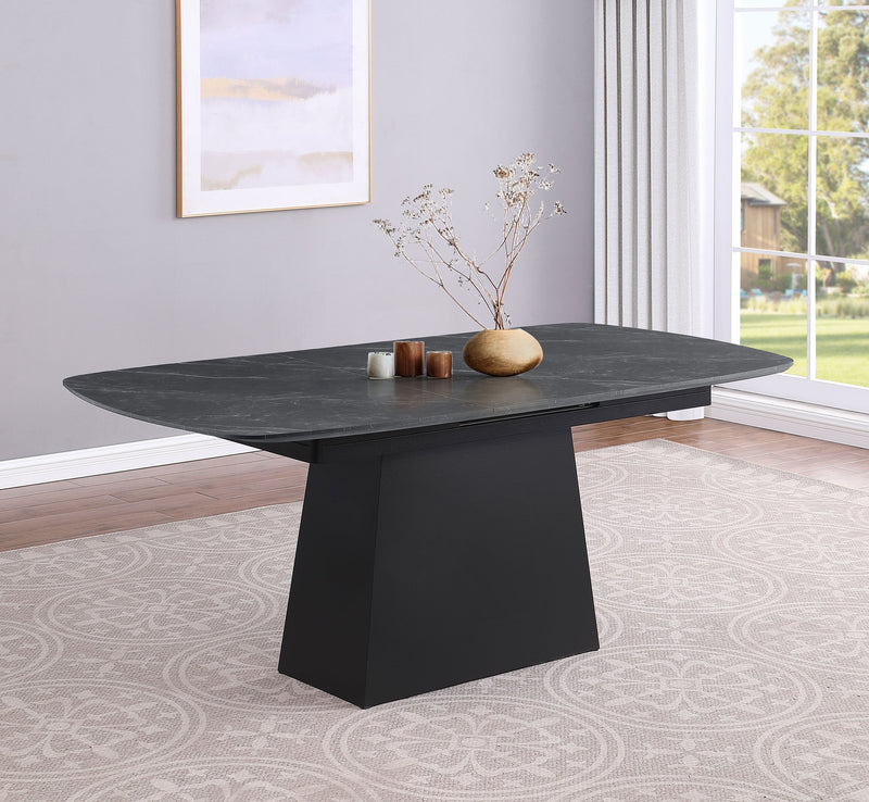 Mesa de comedor Potero de 73 pulgadas con hoja extensible de mármol sintético, color negro