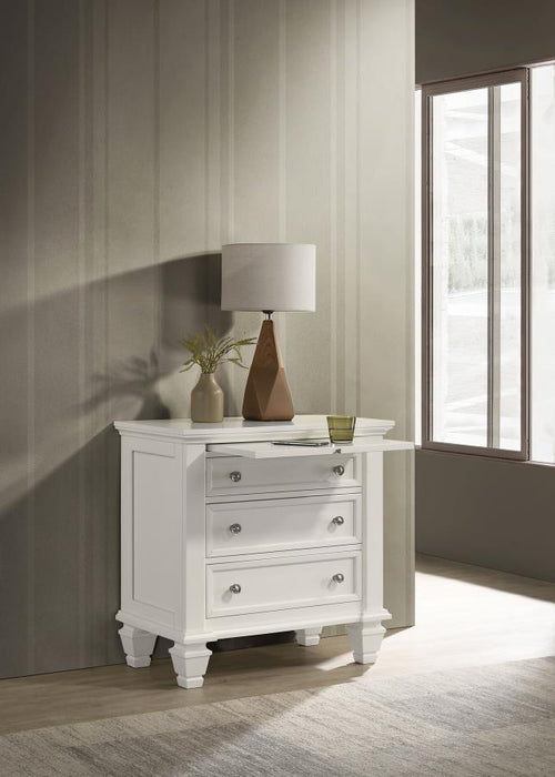 Sandy Beach 3-drawer Nightstand