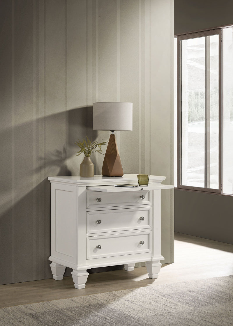 Sandy Beach 3-drawer Nightstand