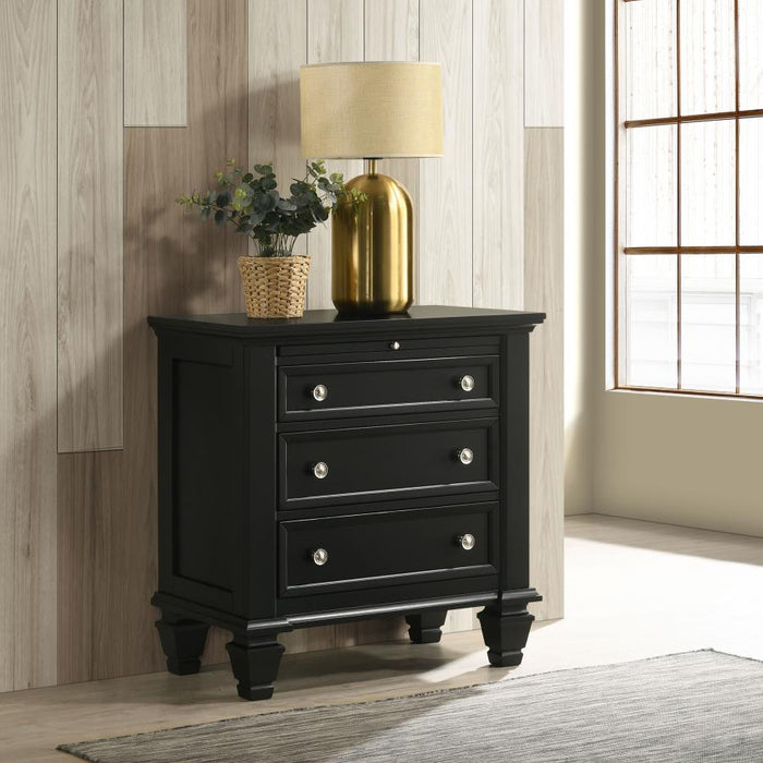 Sandy Beach 3-drawer Nightstand