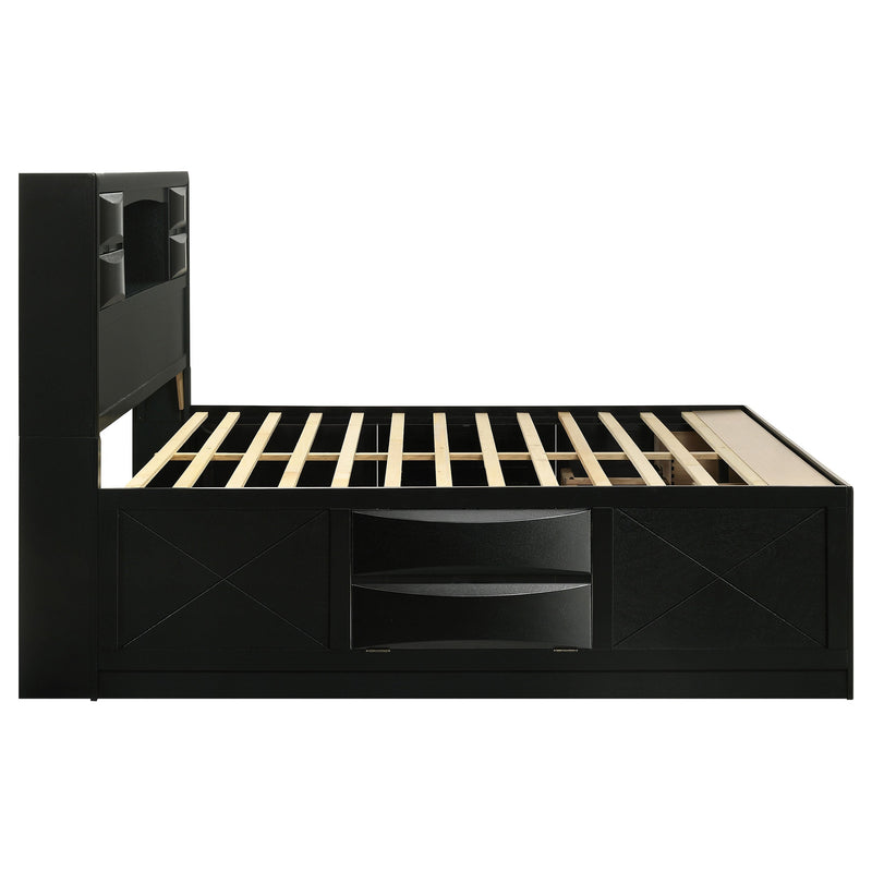 Cama con estantería de almacenamiento de madera Briana