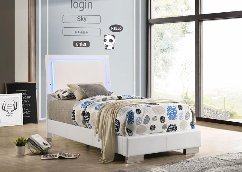 Cama panel LED Felicity Wood alto brillo