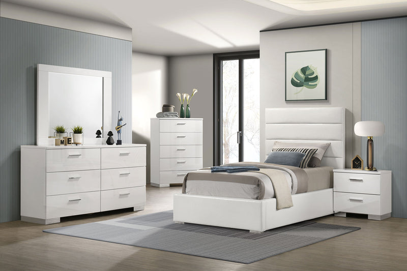 Cama con plataforma tapizada Felicity de 53 pulgadas