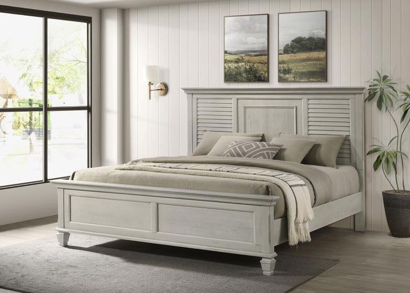 Cama Franco de paneles de madera envejecida