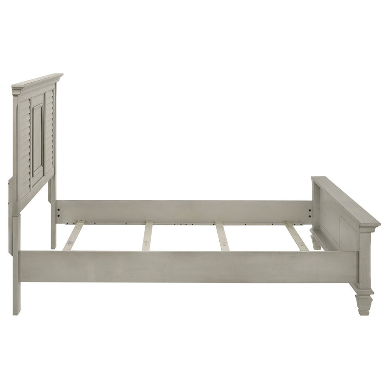 Cama Franco de paneles de madera envejecida