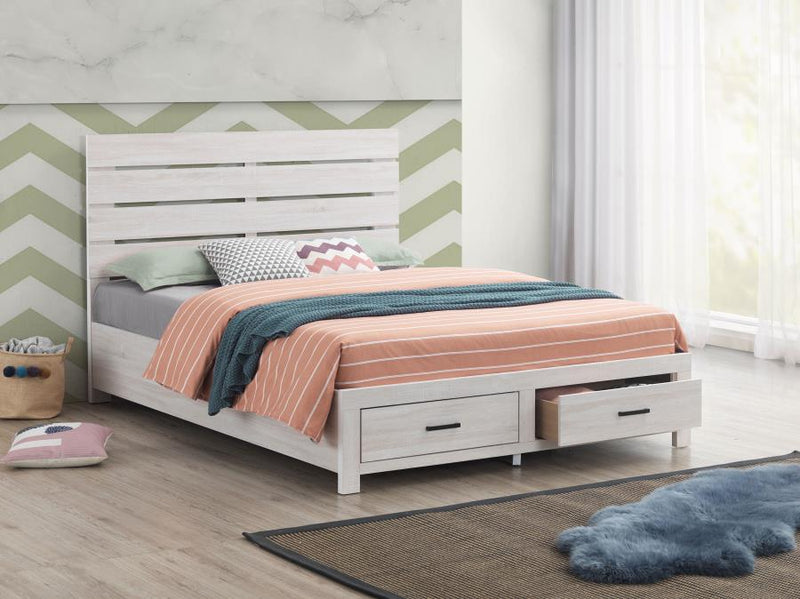 Cama con panel de almacenamiento de madera Brantford