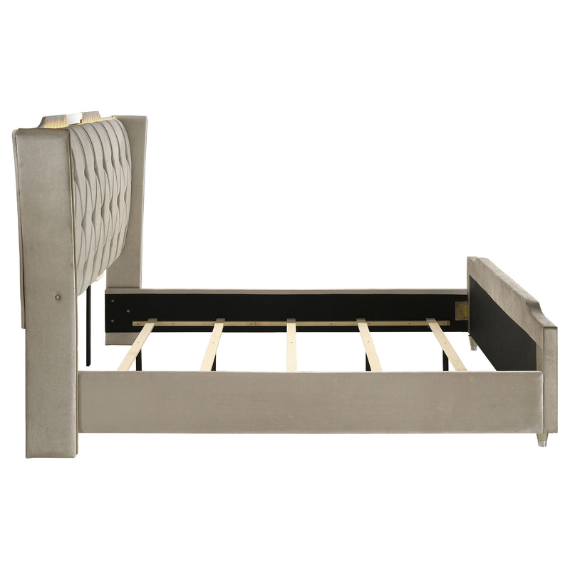 Cama tapizada Lorient LED, marfil y camel