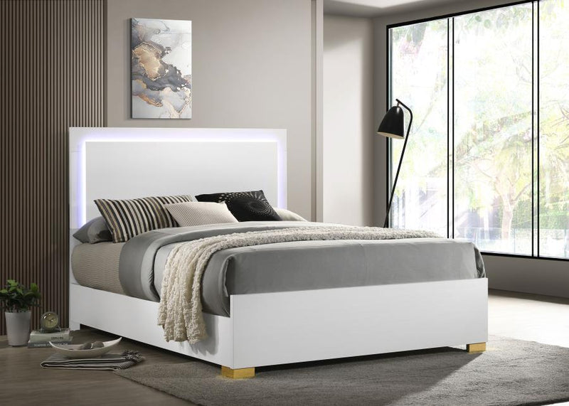 Cama con panel LED Marceline Wood