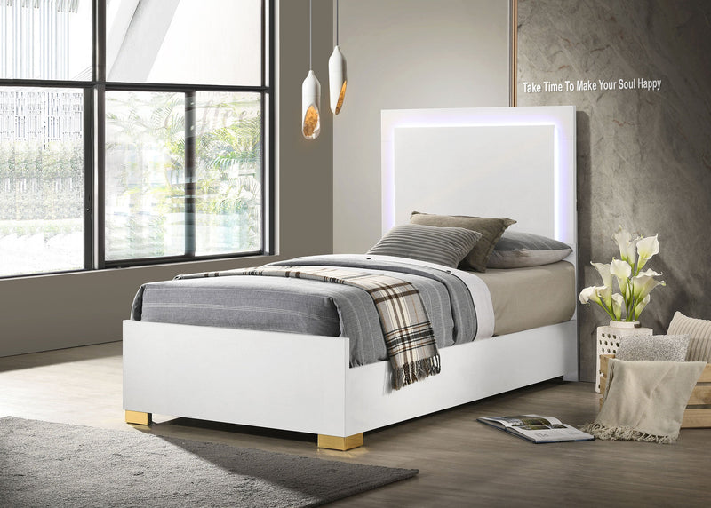 Cama con panel LED Marceline Wood