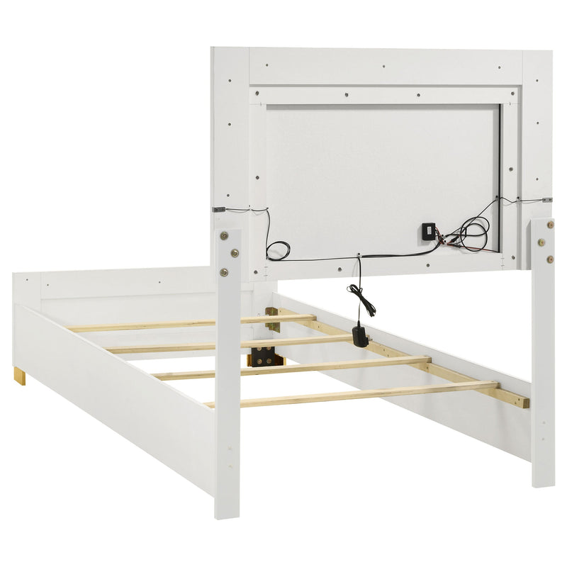 Cama con panel LED Marceline Wood