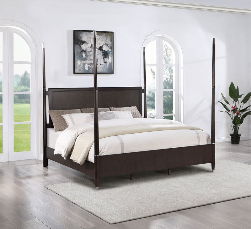 Cama con dosel Queen Emberlyn Wood, color marrón