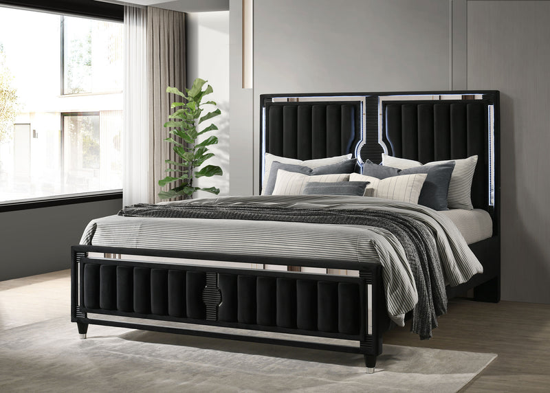 Cama tapizada en terciopelo Ravenne con panel LED, color negro