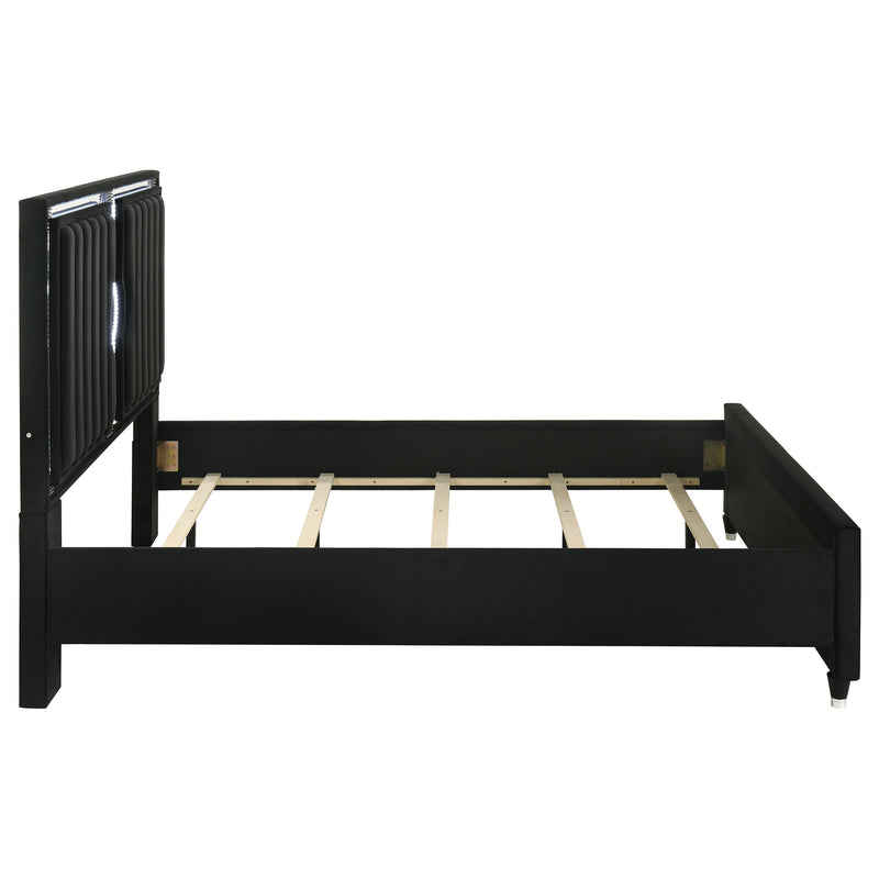 Cama tapizada en terciopelo Ravenne con panel LED, color negro