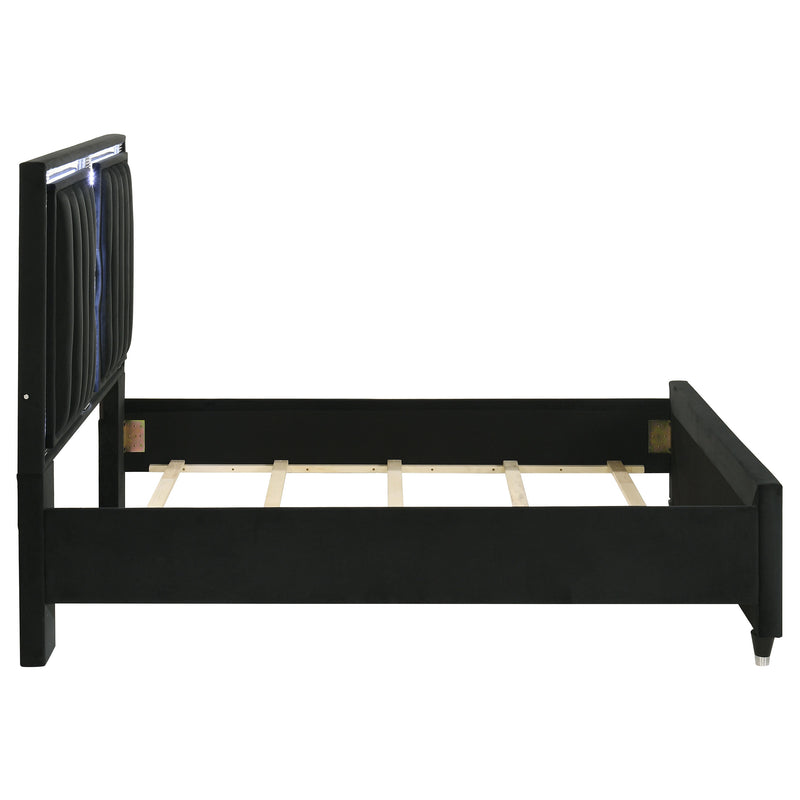 Cama tapizada en terciopelo Ravenne con panel LED, color negro
