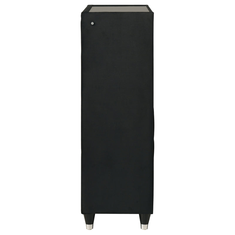 Cómoda de 5 cajones Ravenne tapizada en terciopelo negro con LED