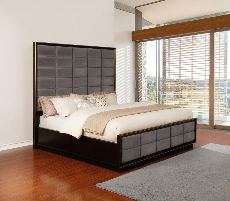 Durango 77-inch Panel Bed