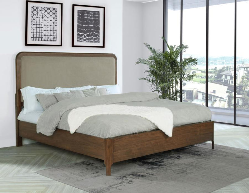 Cama tapizada con paneles Maderia de 57 pulgadas, Nogal