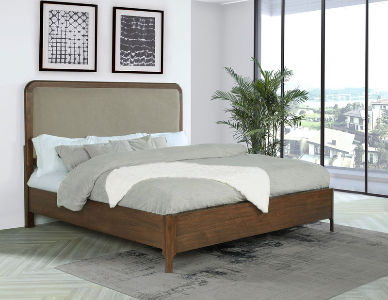 Cama tapizada con paneles Maderia de 57 pulgadas, Nogal