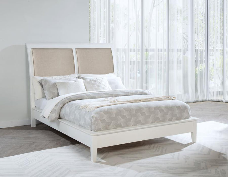 Cama tapizada con paneles Bexhill de 56 pulgadas