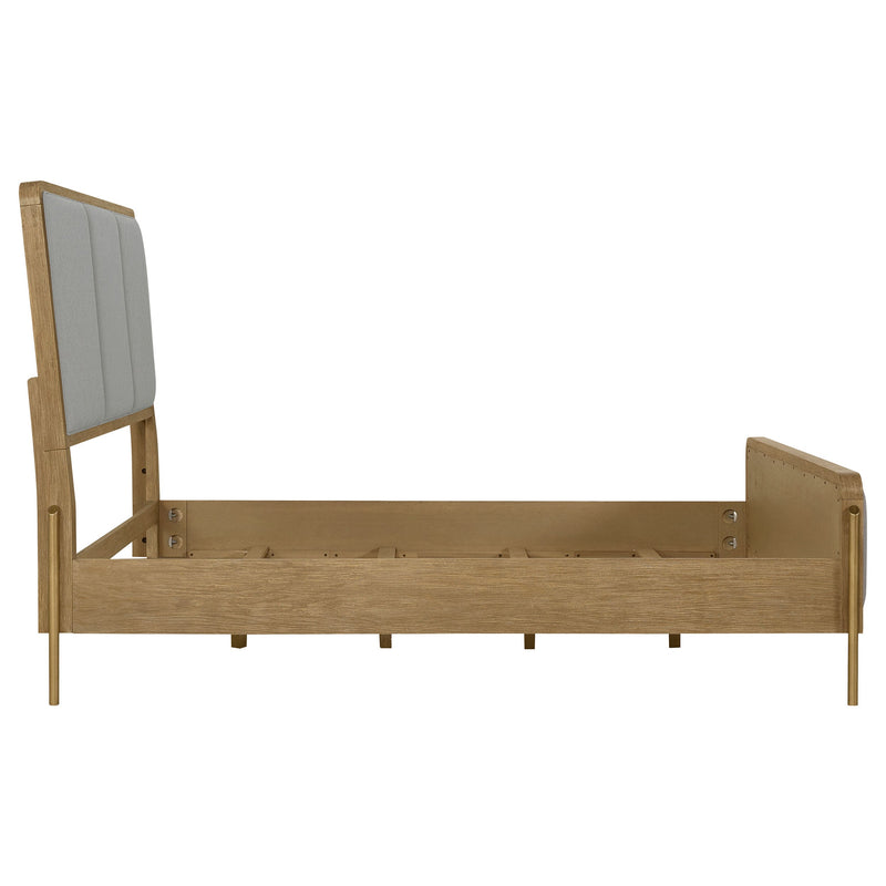 Cama Arini con panel tapizado