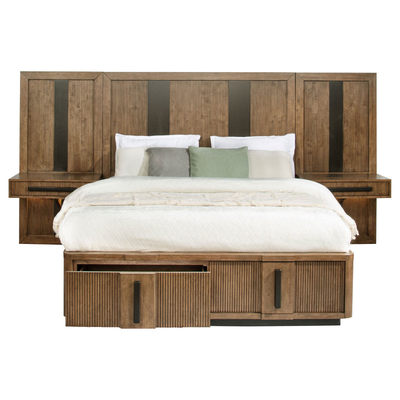 Cama con almacenaje y paneles Terrace Wall en fresno marrón