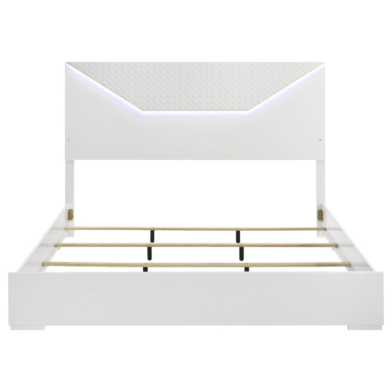Cama con paneles LED Ives cabecero alto brillo