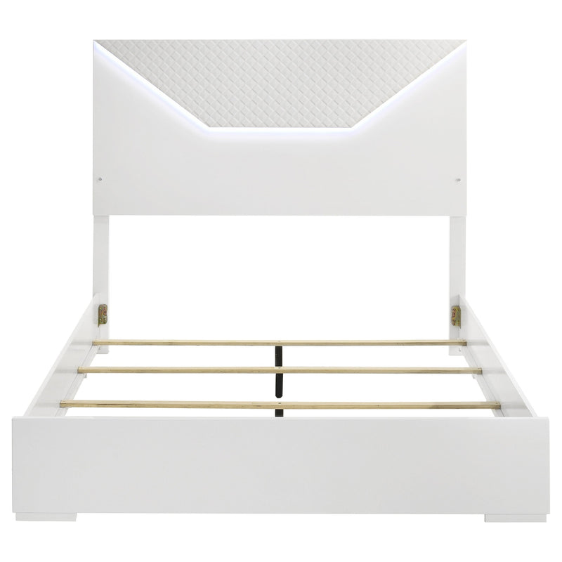 Cama con paneles LED Ives cabecero alto brillo