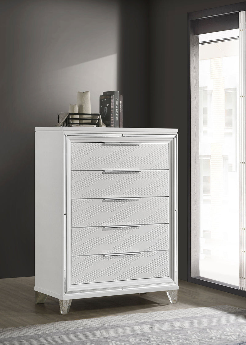 Cómoda de dormitorio de 5 cajones Marmore, blanca