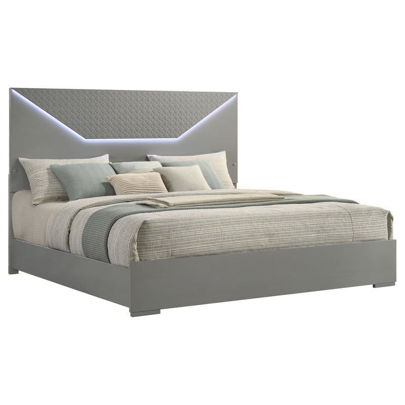 Cama con paneles LED Ives cabecero alto brillo