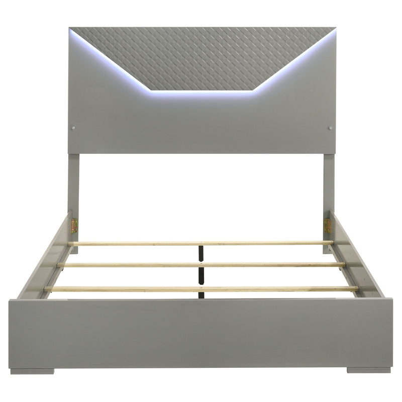 Cama con paneles LED Ives cabecero alto brillo
