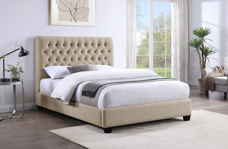 Cama con paneles tapizados Chloe color avena