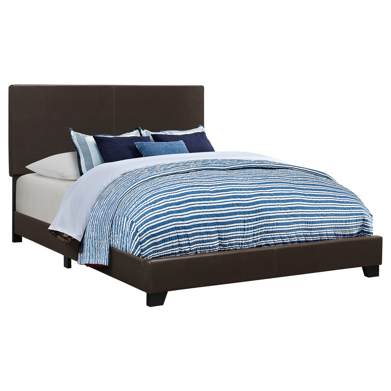 Cama tapizada Dorian con paneles de piel sintética