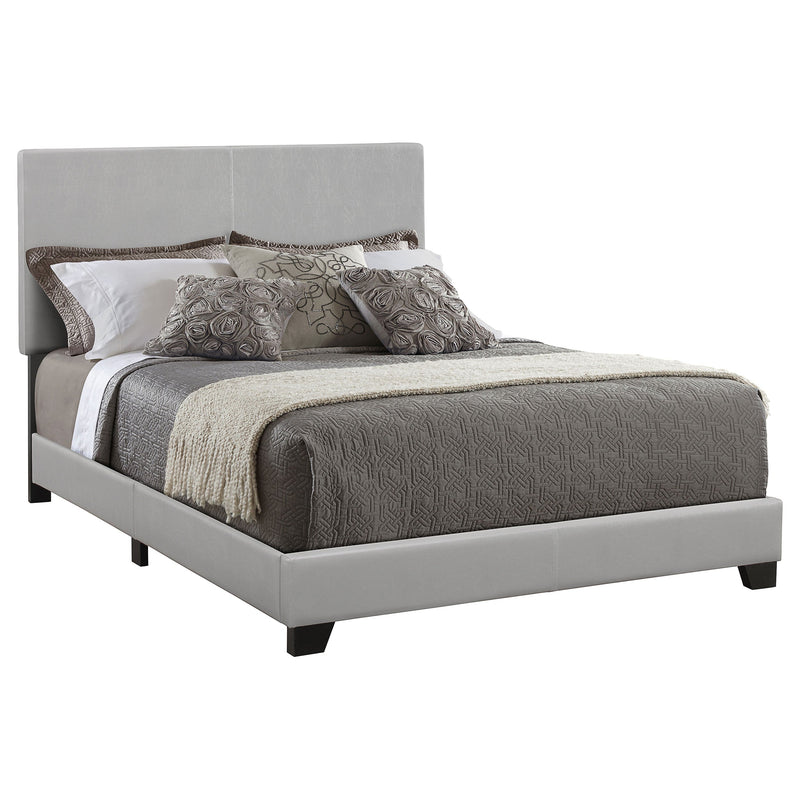 Cama tapizada Dorian con paneles de piel sintética