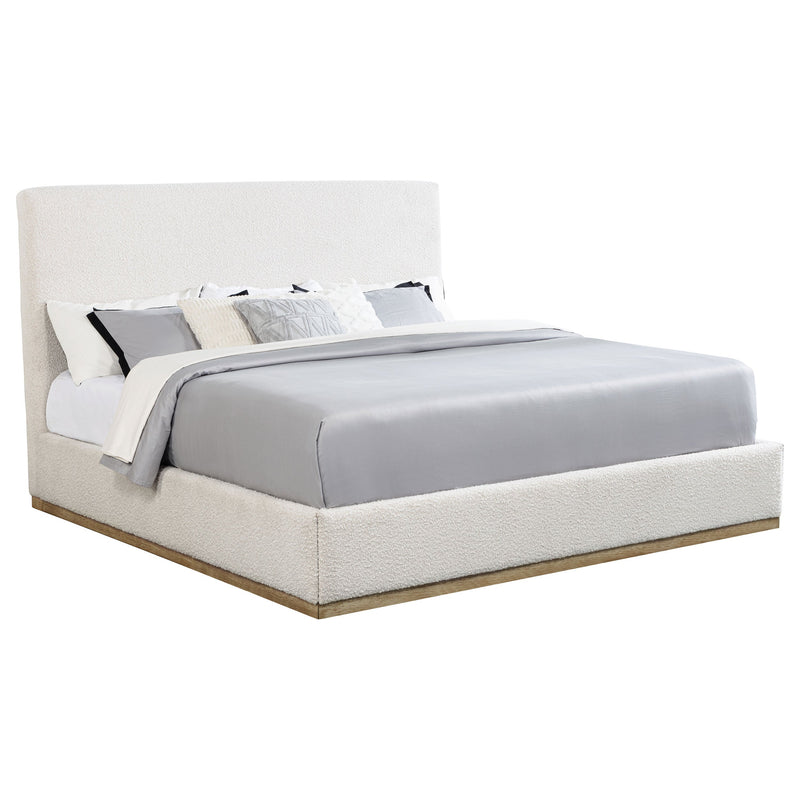 Cama tapizada Knox con paneles color crema