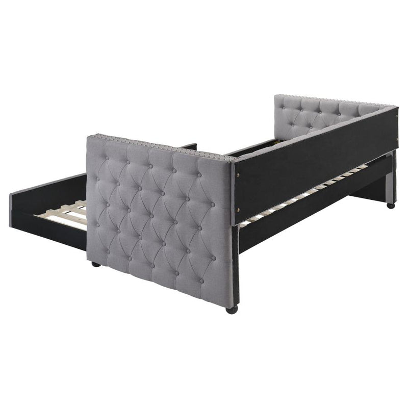 Mockern Upholstered Daybed with Trundle