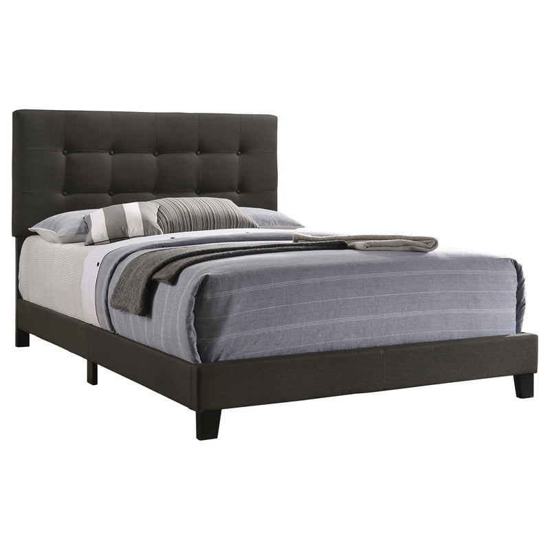 Cama con paneles tapizados Mapes