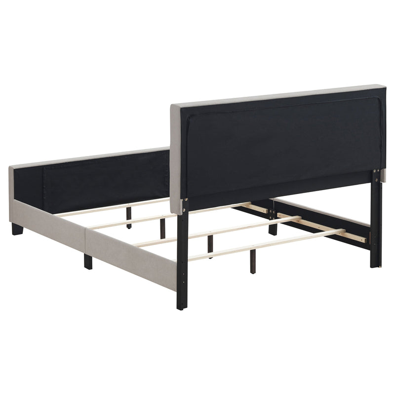 Cama Fairfield tapizada con paneles, beige