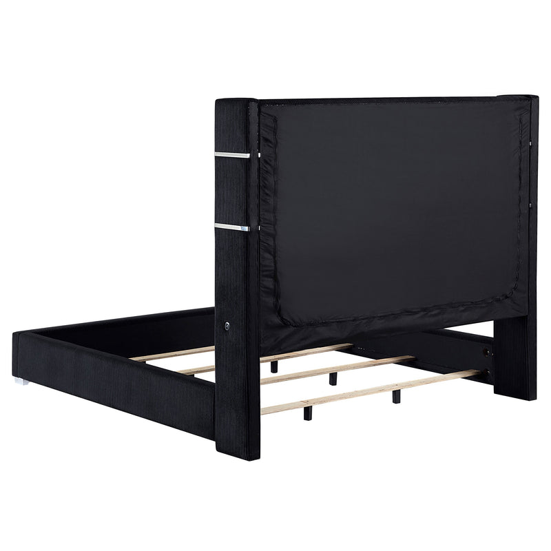 Cama Tisdall tapizada con visualizador de llama