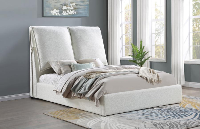 Gwendoline Cama Queen Tapizada Blanca