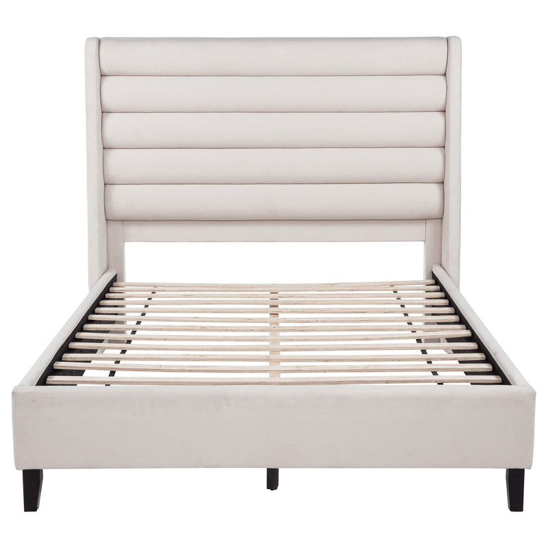 Cama tapizada tipo plataforma con respaldo alto y capitoné Leslie, beige