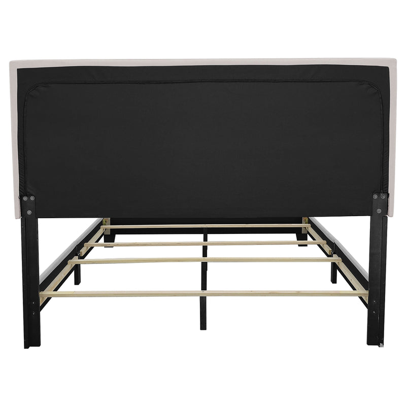 Cama Boyd tapizada con paneles